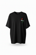Playera negra Muerte - vista frontal con rosa